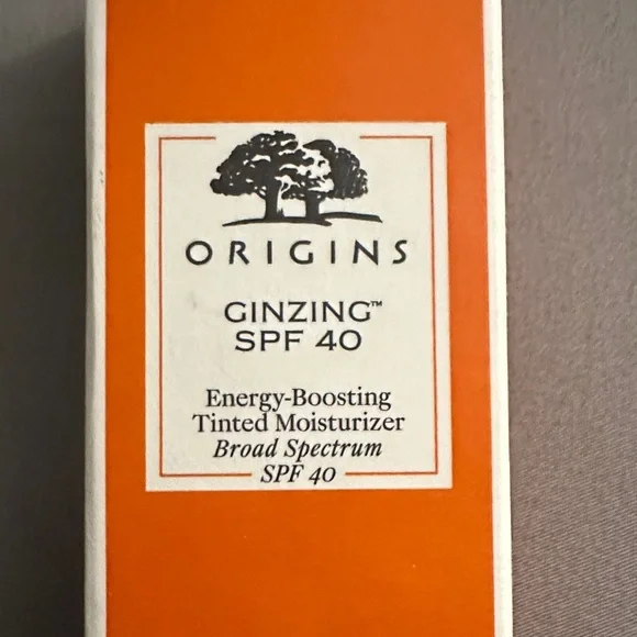Origins GinZing SPF 40 Moisturizer in Vibrant Orange - Picture 3 of 4